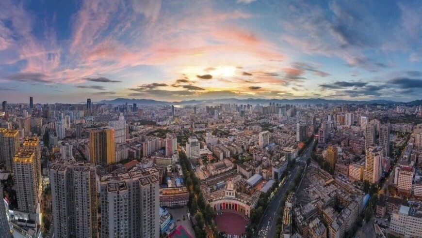 2025澳门三肖三码100%香港六合彩开奖结果香港六合彩开奖结果,一家人高速上停车在后备箱支摊做,最佳精选解释落实_户外版V5.82